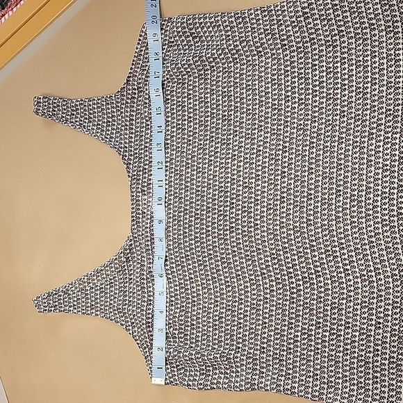 Old Navy, Size L Black White Patterned Sheer Tank, Excellent Used Condition - Picture 6 of 11